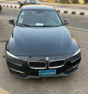 سيارة بي ام دبليو BMW 318i 2016 فئة لاكشري للبيع بحالة ممتازة مع عداد 110 ألف كم