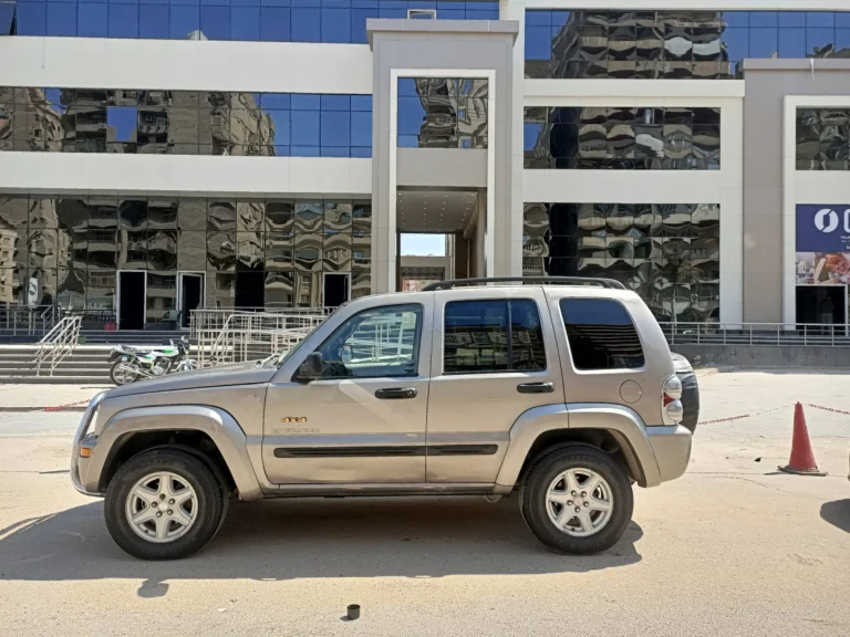 جيب ليبرتي 2005 أعلي فئة فبريكا اول يد من الزيرو حالة نادرة - سيارات مستعملة للبيع في مصر على منصة اتباعت